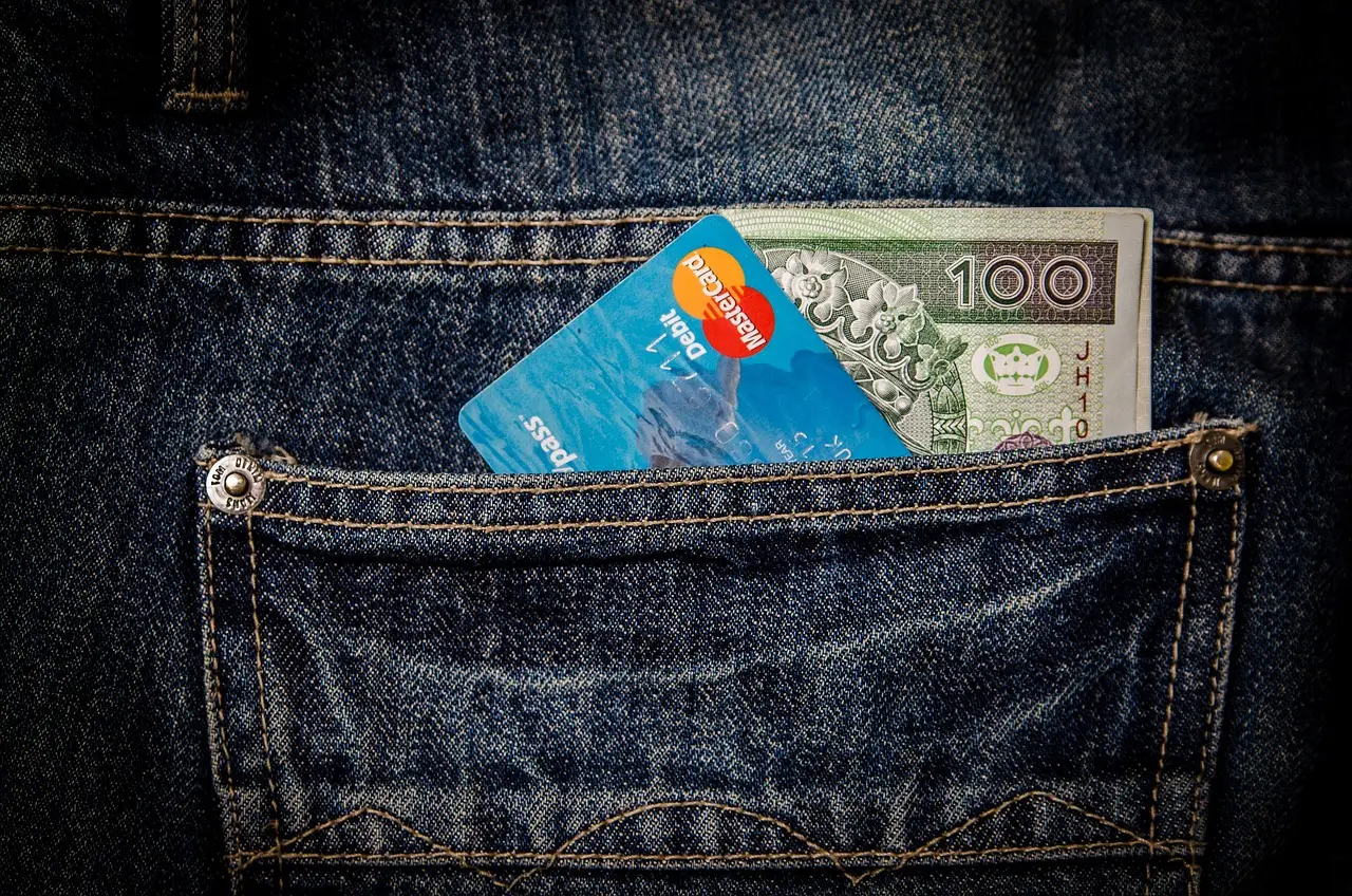 HDFC Credit Cards in India: Your Finance & Wallet Guide for 2025